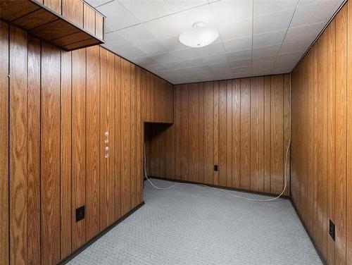 60 Kersey Bay, Winnipeg, MB - Indoor Photo Showing Other Room