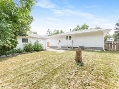 60 Kersey Bay, Winnipeg, MB - Outdoor