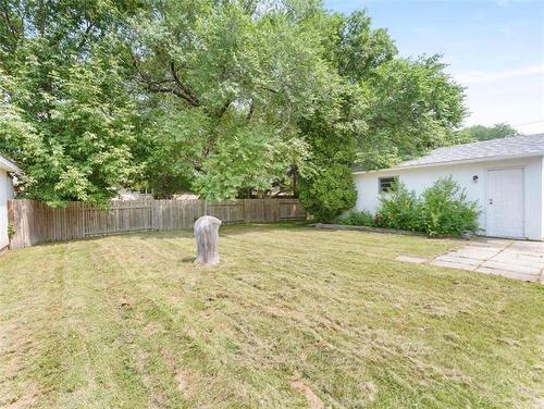 60 Kersey Bay, Winnipeg, MB - Outdoor