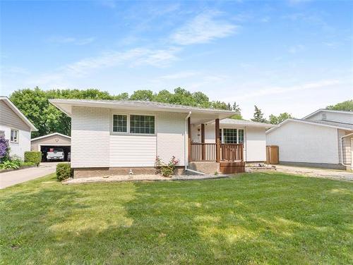 60 Kersey Bay, Winnipeg, MB - Outdoor