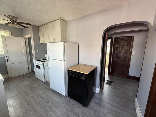 232 Mckellar Street S, Thunder Bay, ON - Indoor Photo Showing Kitchen