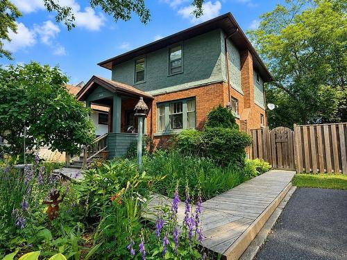362 Brodie Street N  Thunder Bay, ON P7C 3T2