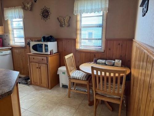 129 Ray Boulevard, Thunder Bay, ON - Indoor Photo Showing Dining Room