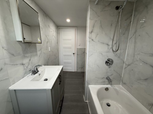 Salle de bains - 4661 Rue Forest, Montréal (Montréal-Nord), QC - Indoor Photo Showing Bathroom