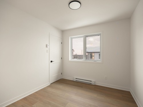 Chambre à coucher - 301-465 Rue Lafleur, Brownsburg-Chatham, QC - Indoor Photo Showing Other Room