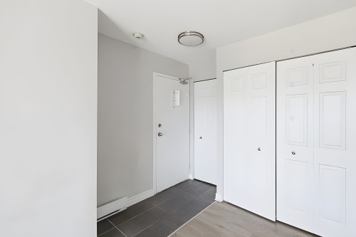 Hall d'entrée/Vestibule - 402-90 Rue Front, Gatineau (Aylmer), QC - Indoor Photo Showing Other Room