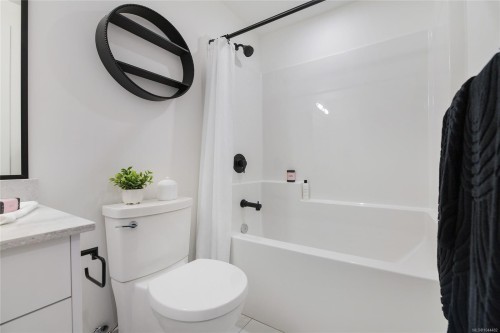 #306-1114 Samar Cres, Langford, BC - Indoor Photo Showing Bathroom