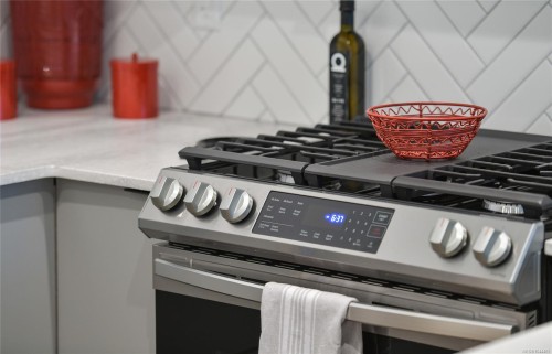 #306-1114 Samar Cres, Langford, BC - Indoor Photo Showing Kitchen