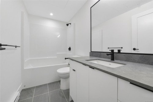 #304-1114 Samar Cres, Langford, BC - Indoor Photo Showing Bathroom