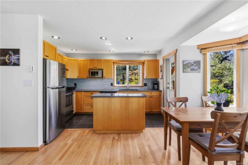 7827 Dalrae Pl, Sooke, BC 