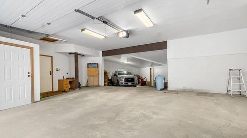 231 Glenacres Road, Nakusp, BC - Indoor Photo Showing Garage