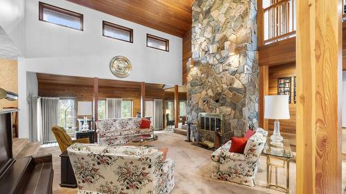 231 Glenacres Road, Nakusp, BC - Indoor With Fireplace