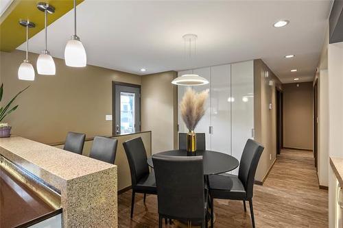 67 Greenlea Cove, Winnipeg, MB - Indoor Photo Showing Dining Room