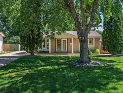 67 Greenlea COVE  Winnipeg, MB R2G 2J4