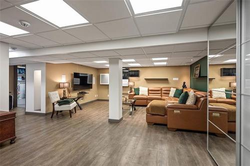 67 Greenlea Cove, Winnipeg, MB - Indoor Photo Showing Other Room