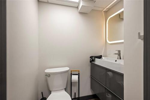67 Greenlea Cove, Winnipeg, MB - Indoor Photo Showing Bathroom