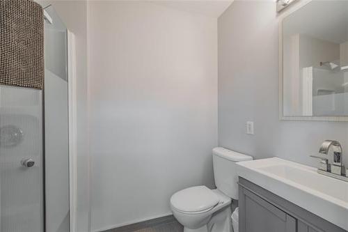 41 Brayden Dr, Arnes, MB - Indoor Photo Showing Bathroom