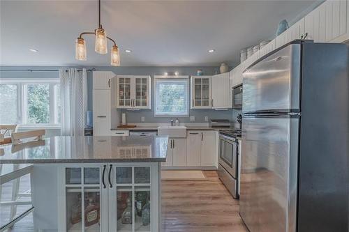41 Brayden Dr, Arnes, MB - Indoor Photo Showing Kitchen