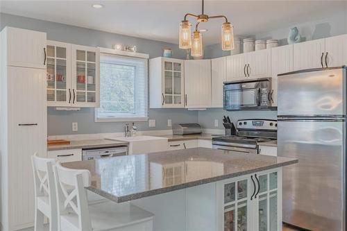 41 Brayden Dr, Arnes, MB - Indoor Photo Showing Kitchen