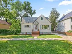422 Yale AVE  Winnipeg, MB R2C 0J5