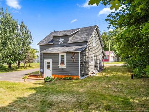 433 Pleasant Dr, Minto, NB 