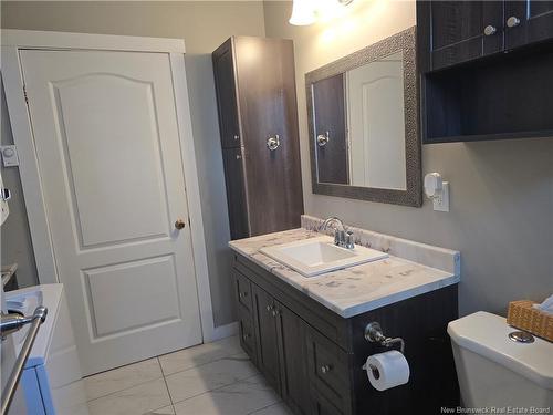 1063 Tower Hill, Bathurst, NB - Indoor Photo Showing Bathroom