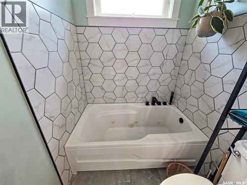 42 Willow Crescent, Fort Qu'Appelle, SK - Indoor Photo Showing Bathroom