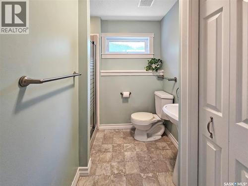 42 Willow Crescent, Fort Qu'Appelle, SK - Indoor Photo Showing Bathroom