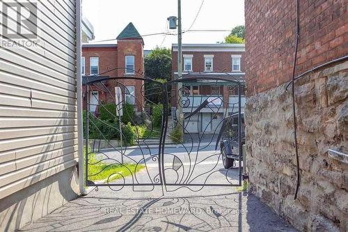 LOWER - 81 SWEETLAND AVENUE , Ottawa, Ontario K1N 7T9 2