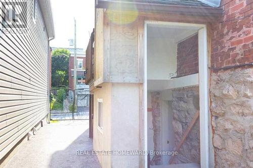 LOWER - 81 SWEETLAND AVENUE , Ottawa, Ontario K1N 7T9 3