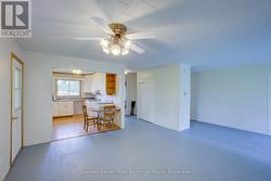 Kitchen. - 