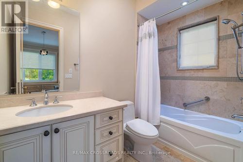 2 Bond Avenue, Toronto, ON - Indoor Photo Showing Bathroom