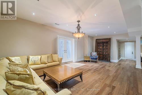 2 Bond Avenue, Toronto, ON - Indoor Photo Showing Living Room