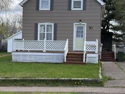 90 Hillcrest Ave Avenue  Bible Hill, NS B2N 4L3