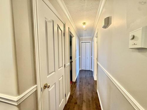 6 Beacon Street, Dartmouth, NS - Indoor Photo Showing Other Room