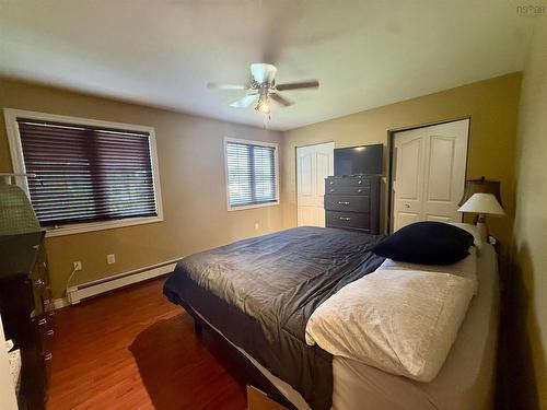 6 Beacon Street, Dartmouth, NS - Indoor Photo Showing Bedroom