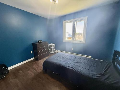 6 Beacon Street, Dartmouth, NS - Indoor Photo Showing Bedroom
