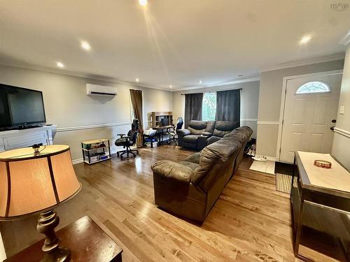 6 Beacon Street, Dartmouth, NS - Indoor