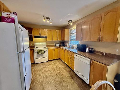 6 Beacon Street, Dartmouth, NS - Indoor Photo Showing Kitchen With Double Sink