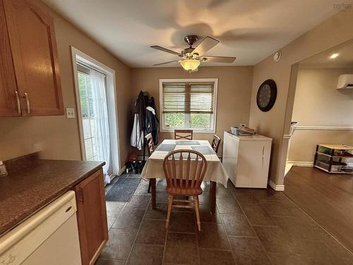 6 Beacon Street, Dartmouth, NS - Indoor