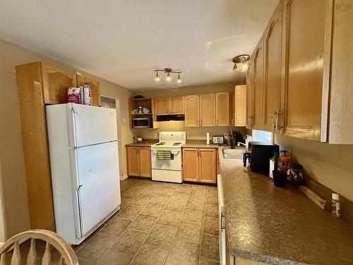 6 Beacon Street, Dartmouth, NS - Indoor Photo Showing Kitchen