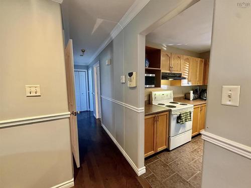 6 Beacon Street, Dartmouth, NS - Indoor Photo Showing Kitchen