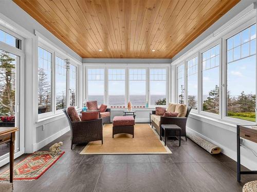 170 Edgewater Drive, White Point, NS - Indoor Photo Showing Living Room