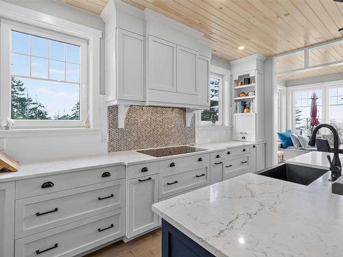 170 Edgewater Drive, White Point, NS - Indoor Photo Showing Kitchen