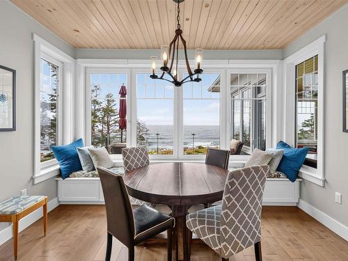 170 Edgewater Drive, White Point, NS - Indoor Photo Showing Dining Room