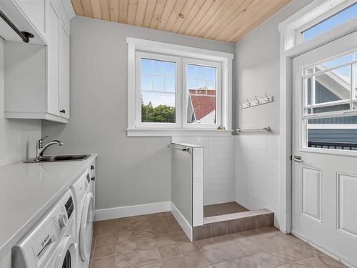 170 Edgewater Drive, White Point, NS - Indoor Photo Showing Laundry Room