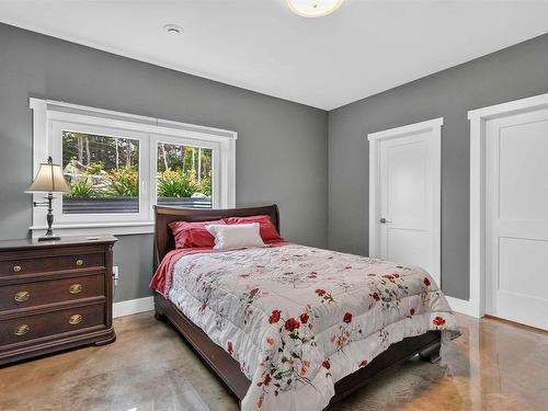 170 Edgewater Drive, White Point, NS - Indoor Photo Showing Bedroom