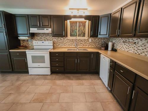 21 Lakeview Road, Hemford, NS - Indoor Photo Showing Kitchen With Double Sink