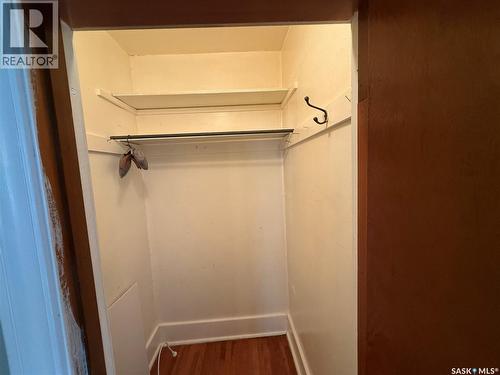 230 6Th Avenue W, Assiniboia, SK - Indoor