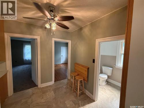 230 6Th Avenue W, Assiniboia, SK - Indoor